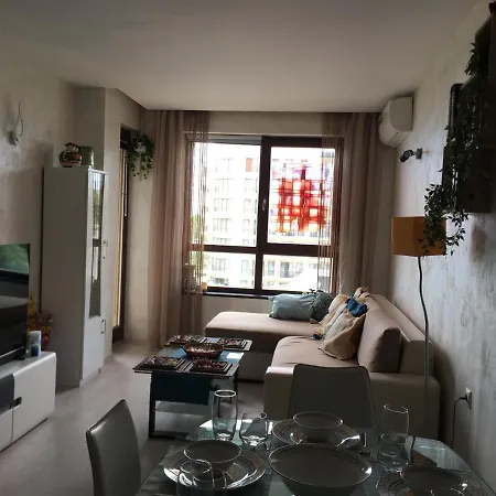 Sunny Lavanda 1st Line Apartment