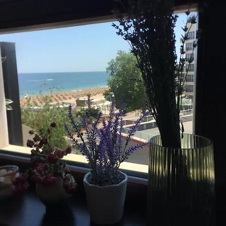 Апартамент Sunny Lavanda 1st Line